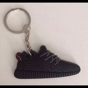 Yeezy Boost 350 Pirate Black Keychain